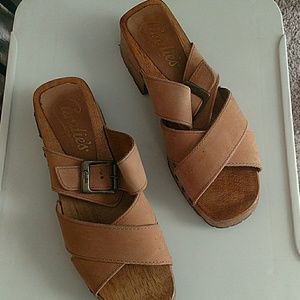 Sandal with heel